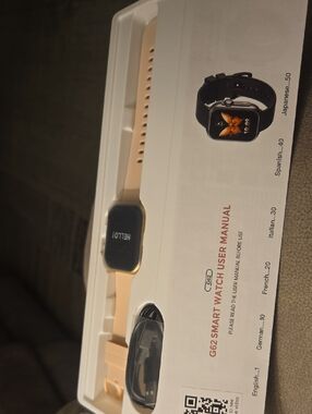 Smartwatch in Beige – Sleek Everyday Fitness Watch